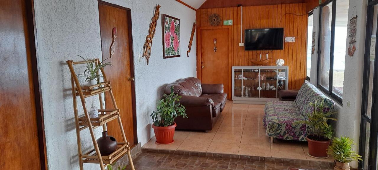 Cabanas & Hostal Tojika Hanga Roa Kültér fotó