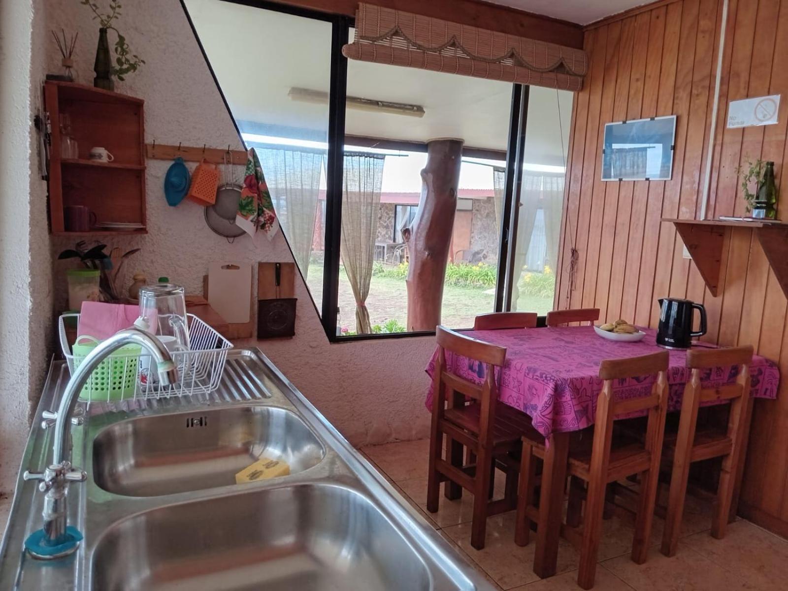 Cabanas & Hostal Tojika Hanga Roa Kültér fotó